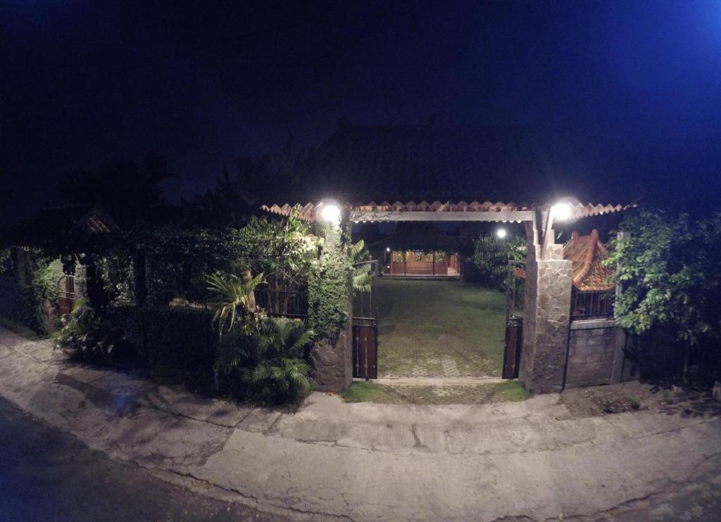 Joglo Ayem Tentrem Prambanan Dış mekan fotoğraf